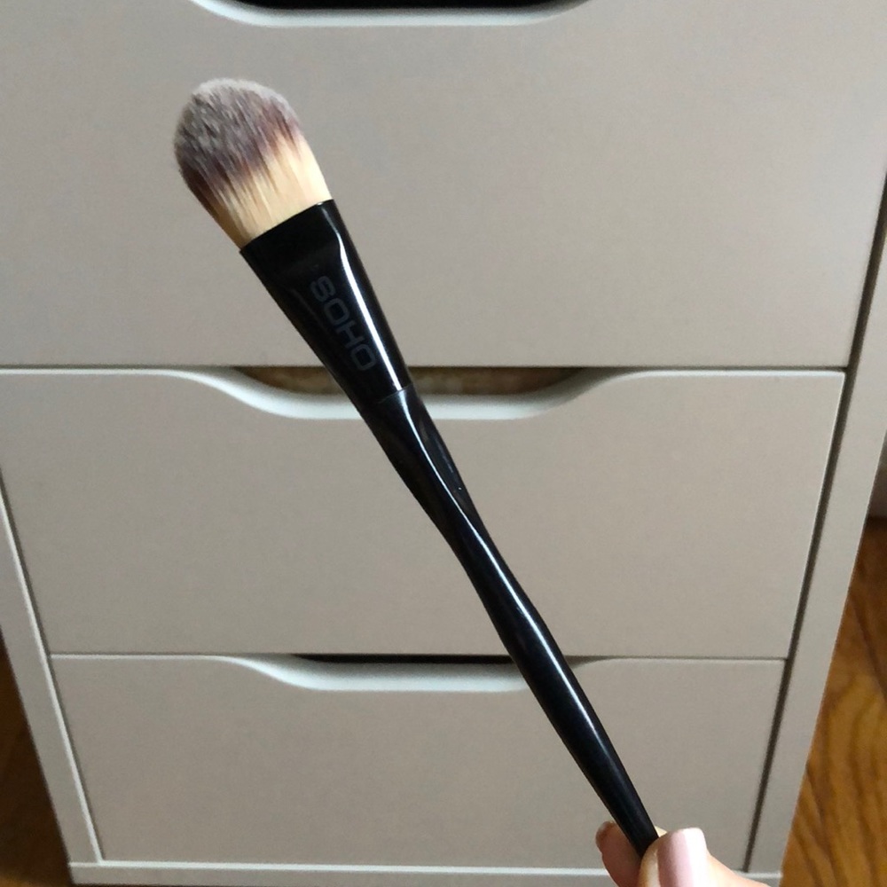 Soho foundation brush